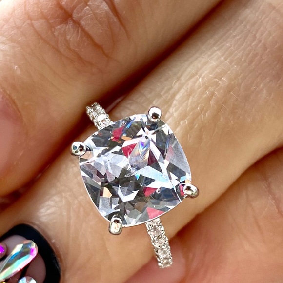 NEW 925 Sterling Silver Simulated Diamond 💍 Ring - Picture 2 of 10
